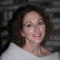 Renee Renner's Instagram, Twitter & Facebook