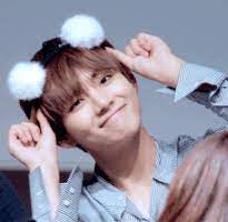 Want to discover art related to jungkook? Bts V Gifs Get The Best Gif On Giphy