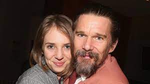 Maybe you would like to learn more about one of these? Ethan Hawke Tochter Maya Startet Bei Stranger Things Durch