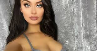 Woman thought she'd been paid £900 for iPhone she sold…