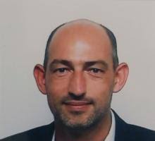 Foi eleito em 2014, e com grande apoio popular por causa do seu governo, foi reeleito no primeiro turno na eleição de 2018. Research Areas Rui Oliveira