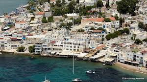 Gözde turizm merkezi bodrum'da da gümbet, bitez, kumbahçe ve paşatarlası plajlarında tatilciler deniz, kum ve güneşin tadını çıkardı. Tripinview Beach Kumbahce Halk Plaji