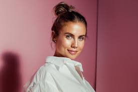 But attention will not just be on how sweden ace lindelof compares to those united icons but also on his stunning. Maja Nilsson Lindelof Majanilssonlindelof Com