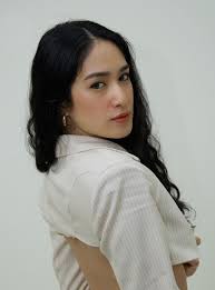 Don't stare 👀 #shweeainsi