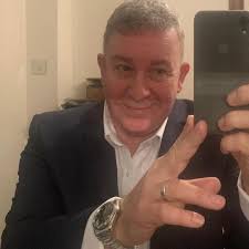 HI GYES,I AM LOOKING A JOB IN ELECTRICIAN ANY BODY CAN GIVE ME JOB AS A  MATE IN LONDON.I HAVE ECS CARD,LEVEL 3,18 EDITION AND STILL I AM STUDYING  TO GETTING MORE