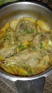 Cuisses De Dinde Et Pommes Frites En Cocotte Plaisirs Culinaires Algerien I Foods Food Algerian Recipes