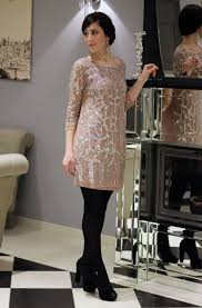 Oggi propongo come sfruttare al meglio una vecchia calza. Come Essere Bon Ton Con Un Abito Ricoperto Di Paillettes Le Freaks