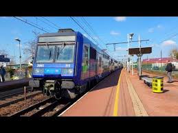 Tous les horaires actualitžs au džpart et à l'arrivže de la gare de melun. Rer D Villeneuve Triage Youtube