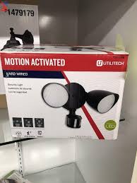 Auctions International Auction Lowes Liquidation Auction 1 Ny 21290 Item Utilitech Motion Activated Security Light