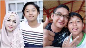 Maybe you would like to learn more about one of these? Jadi Sorotan Begini Reaksi Okie Agustina Saat Kiesha Alvaro Pamer Kedekatan Dengan Seorang Gadis Obat Anti Alay Dan Bucinnya Kakak Semua Halaman Pop Grid Id