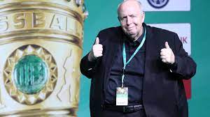 Reiner calmund entscheidet sich für einen drastischen schritt, um gewicht abzunehmen. Reiner Calmund Extreme Korper Verwandlung Neue Anzuge Fallig Fussball