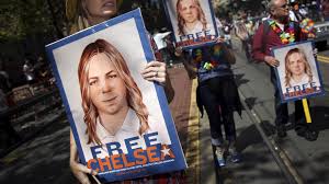 Chelsea manning (chelsea elizabeth manning) birth name bradley edward manning is an american activist and whistleblower. Whistleblowerin Kommt Frei Obama Begnadigt Chelsea Manning Tagesschau De