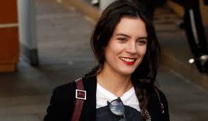 Las diputadas camila vallejo y marisela santibáñez, acompañadas del alcalde de recoleta daniel jadue, la concejala por santiago, irací hassler, el concejal de la florida, nicolás. Padre De La Hija De Camila Vallejo Envia Emotivo Mensaje De Amor Paternal En El Cumpleanos De La Pequena