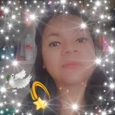 Amanda Floro (@AmandaFloro9)