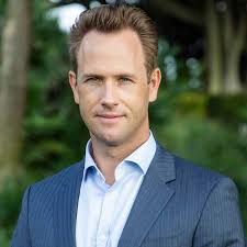 Tim Vickers's Instagram, Twitter & Facebook