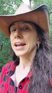 Chicken Jenny here. 🐔, I had a woman ask me recently, “How do I know your  meat is really as clean and honest as you say?”, The answer’s simple: I’ve  had my own health struggles. I’ve got a soy ...