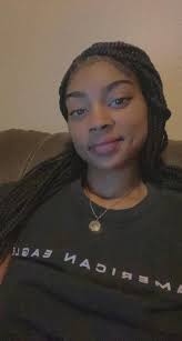 Introduction of a young woman in a lesbian community in Florida