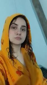 عافیت باشه خب اول لباس بپوش بعد برو غذاتو بخور