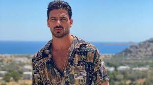 Michele Morrone Naked Photos Row: Italian Actor Issues Statement After His  Nude Pics From 365 Days Sequel Leak Online; Says It is Never Ok to Invade  Someones Privacy | 👍 LatestLY