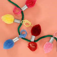 Bastelnbögen gratis / bastelbogen haus zum ausdrucken kostenlos : Diy Pom Pom Christmas Light Garland Gift Topper Persia Lou Video Video Easy Crochet Slippers Diy Pom Pom Crochet Stars