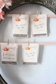 Identify yourself in style with these 26 diy name tags! An Organic Touch 13 Diy Escort Cards From Nature