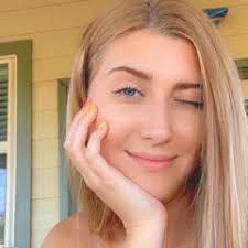 Emma Dion's Instagram, Twitter & Facebook