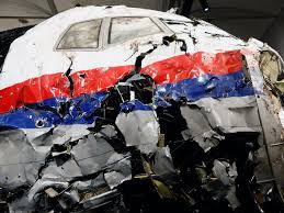 Russians igor girkin, sergey dubinskiy and oleg pulatov, and ukrainian leonid kharchenko. Mh17 Crash Report Passengers And Crew May Have Been Conscious As Plane Broke Up And Crashed The Independent The Independent