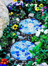How to make personalized garden stepping stones. 8 Personalized Diy Stepping Stones Diy Thought