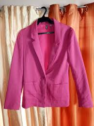 Punta na po sa aming pop-up store ng mga preloved branded items. Ang mga  damit na libo ang halaga sa Zara, Mango, Lacoste at iba pang high end  stores, mabibili nyo lang