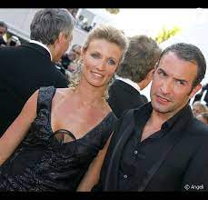 Jean dujardin est le second acteur français à être nommé aux golden globes , après gérard depardieu , lauréat du golden globe du meilleur acteur dans un film musical ou une comédie en 1991 (pour le film green card ). Alexandra Lamy Un Enfant Avec Jean Oui Mais C Est Complique Purepeople