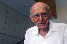 Darwin residents explain why they stay in the face of ailing economy,  changing community