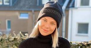 Sunny (valentina pahde) schmeißt sich mitten in das münchner partyleben. Cheyenne Pahde Height Weight Measurements Bra Size Shoe Biography