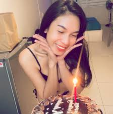 Who can provide hair and makeup services for an entourage in Nasugbu?