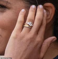 Последние твиты от sophie countess of wessex (@wessexsophie). Royal Expert Slams Meghan Markle For Updating Her Engagement Ring As Band Is A Piece Of History Daily Mail Online