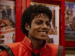 Bad Bunny se transforma em Quico em paródia de "Chaves" nos EUA