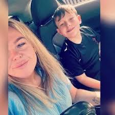 West Lothian fans will strut their stuff alongside burlesque TV star  Sapphira