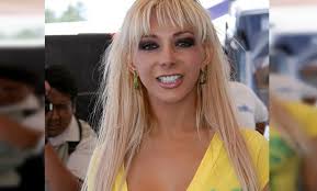 Este Jueves Falleció, Vicky Palacios, ex Reina de la #LuchaLibre de #México  en los años 90, también fue actriz y modelo “... Descanse en Paz  #historietas #historietamexicana