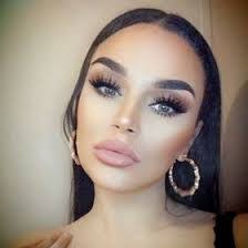 Wendy Nowlin's Instagram, Twitter & Facebook