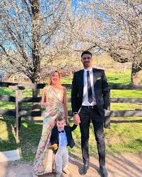 Justine Schofield adicionou uma foto...