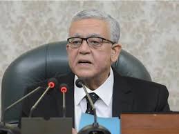 وتوفي الدكتور كمال الجنزوري، اليوم عن عمر ناهز الـ 88 عام، بعد صراع طويل مع المرض. Ø§Ù„Ø¨Ø±Ù„Ù…Ø§Ù† ÙŠÙ†Ø¹ÙŠ ÙƒÙ…Ø§Ù„ Ø§Ù„Ø¬Ù†Ø²ÙˆØ±ÙŠ ØªØªÙ„Ù…Ø° Ø¹Ù„Ù‰ ÙŠØ¯ÙŠÙ‡ ÙƒÙˆÙƒØ¨Ø© Ù…Ù† Ø£Ø¨Ù†Ø§Ø¡ Ù… Ù…ØµØ±Ø§ÙˆÙ‰