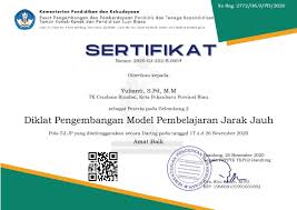 Istilahnya kalo sekolah dapet piagam kelulusan lah. Prestasi Guru Paud Cendana Rumbai Masa Pandemi Covid 19 Tk Cendana Rumbai Yayasan Pendidikan Cendara Riau