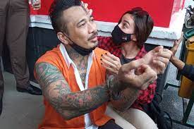 Dia mengunggah cuplikan video tompi saat menjadi bintang tamu di podcast deddy corbuzier. Hukuman Jerinx Dipangkas Jaksa Ajukan Kasasi Kuasa Hukum Siap Kembali Melawan Halaman All Kompas Com