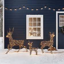 Christmas central offers a wide variety of outdoor reindeer decorations, so browse our collection and find the perfect one for your home now! 39 Spectacular Outdoor Christmas Decorations Best Holiday Home Decor