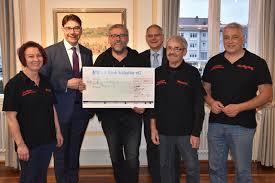 Willkommen auf der startseite ihrer vr bank eg. Verein Herzenssache Ubergibt Spende An Forderverein Ein Hospiz Fur Ld Suw Stadt Landau