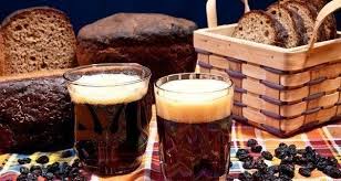 как приготовить квас из ржаной муки в домашних условиях Tri Recepta Domashnego Kvasa Borodinskij Kvas Iz Borodinskogo Hleba I Izyuma Ingredienty 3 L Vody 2 Kuska Borodi Kvass Home Brewing Favorite Drinks