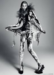 Illusionen gab sich die frau mit den 112 zentimeter langen beinen nie hin. Nadja Auermann By Luigi Iango For Exhibition Magazine Anne Of Carversville