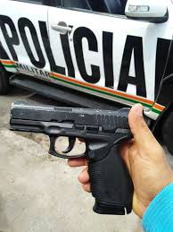 Os guardas perceberam e encontraram o simulacro de arma de fogo na cintura e de um dos menores. Pmce Apreende Simulacro De Arma De Fogo E Evita Realizacao De Crime Na Capital Secretaria Da Seguranca Publica E Defesa Social