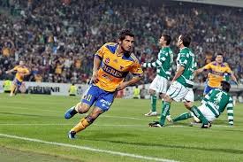 Each of identical format and contested by the same eighteen teams. Fotogaleria