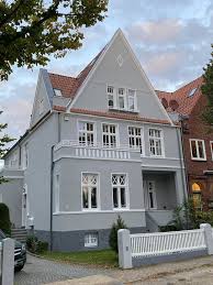 Wohnung mieten wohnungswunschbogen garagen und stellplätze aktuelle bauvorhaben häufige fragen mieter ansprechpartner finden. 4 Zimmer Wohnung Zu Vermieten Hohenstaufenstrasse 3 23564 Lubeck Sankt Gertrud Mapio Net