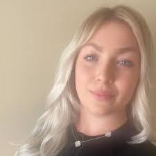 Danielle Edmonds's Instagram, Twitter & Facebook